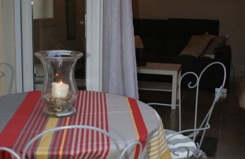 Saint-Saturnin-les-Avignon Cabaña | 2 apartamentos independientes en la planta baja.