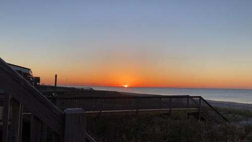 Emerald Isle Casa | 2 if by Sea- East Unit