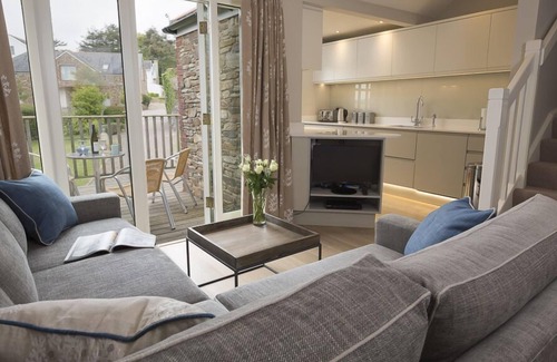 Bugford Cabaña | 2 Keeper's Cottage, Hillfield Village, DARTMOUTH