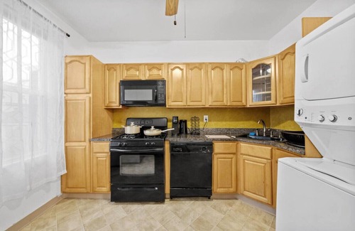 Constable Hook Casa | 2 King Beds! 1 min to NYC Train