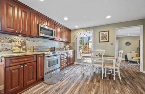 Peachtree City Casa | 2 King Beds , 8 miles to Trilith, Pets friendly, Quiet neighborhood