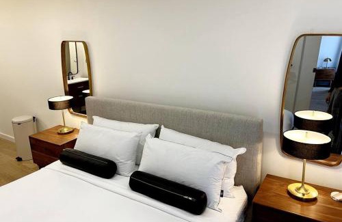Bangor Apartamento | 2 King Beds, Historic DTWN Hotel, Steps 2 Restaurants Room # 405
