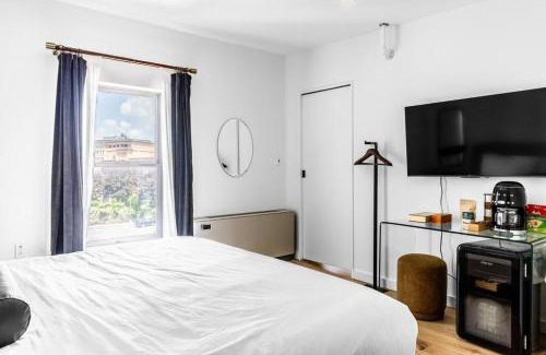 Bangor Apartamento | 2 King Beds, Historic DTWN Hotel, Steps 2 Restaurants Room # 405