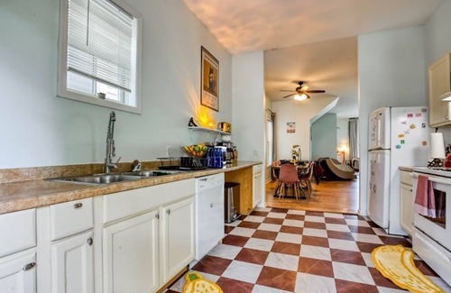 Thomas Square Casa | 2 King Beds, Massage Chair, Air Hockey Near DT & Forsyth Park