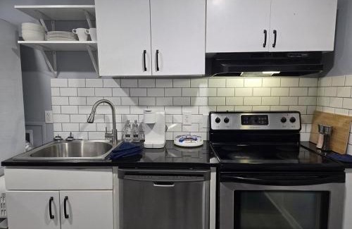 Forest Park Apartamento | 2 King Beds Near Airport - The Silver Hideaway