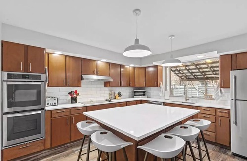Kellogg Casa | 2 king beds, walk to restaurants, ideal for groups, gondola view, HUGE game room