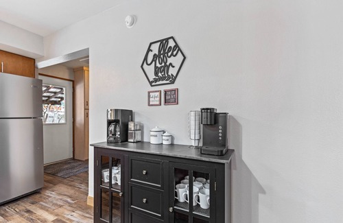 Kellogg Casa | 2 king beds, walk to restaurants, ideal for groups, gondola view, HUGE game room