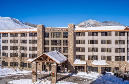 Crested Butte Condominio | 2 King Studio Unit In The Base Area Condo - No Cleaning Fee! by RedAwning