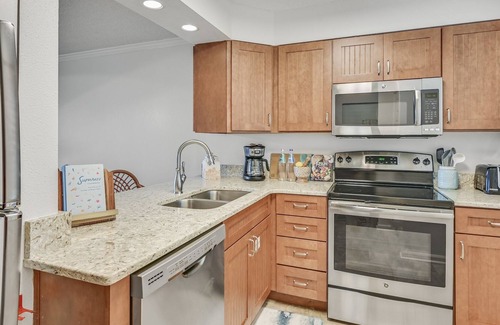 North West Florida Condominio | 2 King Suites + Sunsets + Heated Pool + Hot Tub!