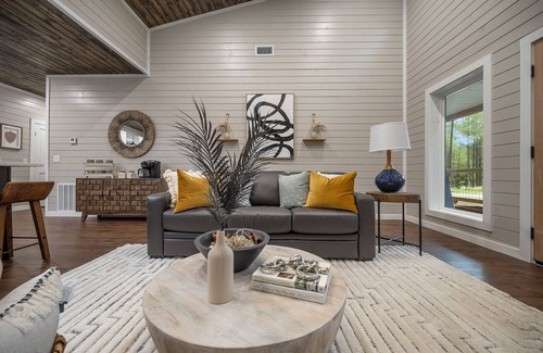 Pickens Cabina | Tucked under beautiful tall pines-games-hot tub-firepit-huge deck-2 king suites-
