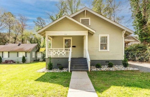 Charlotte Casa | 2 Kings Charlotte Bungalow