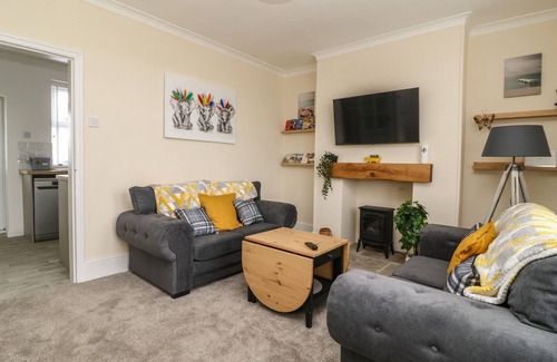 Arnold Casa | 2 LANE END COTTAGES in Coniston, East Riding Of Yorkshire