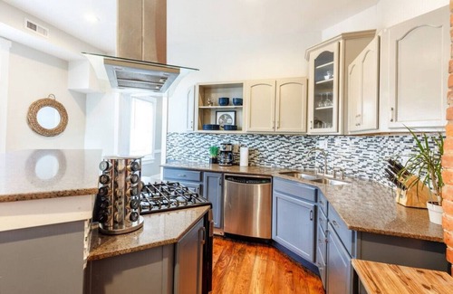 Mount Auburn Apartamento | 2 Large Apts w/ Parking - Downtown/Over the Rhine
