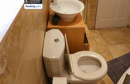 Holbeck Casa | 2 Large Bedroom House By Homebird Property Management Short Lets & Serviced Accommodation Leeds With Private Parking & Garden