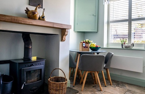 Ryther Cabaña | 2 Lilac Avenue - a family break that sleeps 4 guests in 2 bedrooms