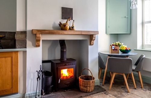 Ryther Cabaña | 2 Lilac Avenue - a family break that sleeps 4 guests in 2 bedrooms