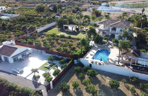 Alhaurín el Grande Casa | 2 luxury adjoining villas with 2 pools, in 2 acres of countryside (7BR, 7BA)