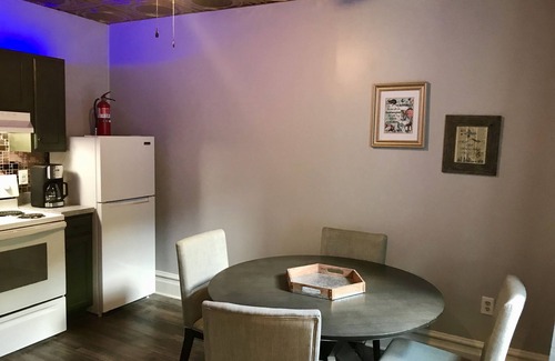 Ashfield Apartamento | *** NUEVO *** Apt. I, Doble King Suites con increíble vista de la antigua cárcel.