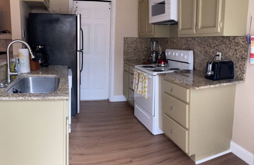 South Baton Rouge Condominio | 2 Master Bedrooms -Very Clean- Recently Remolded 2 Patios Park at front door