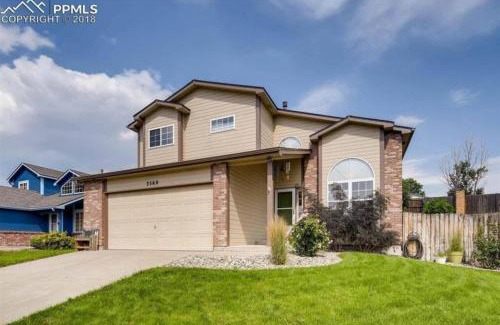 Colorado Springs Villa | 2 Master Suites/3 King Beds/4 Bath/Mins to Airport