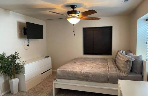 Colorado Springs Villa | 2 Master Suites/3 King Beds/4 Bath/Mins to Airport