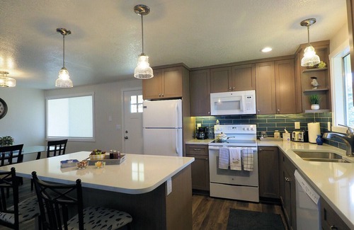 Hillsboro Casa | 2 Master Suites - recientemente renovado!