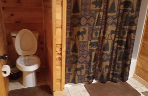 Spencer Cabina | Sherman Chalet, UPSCALE 2BD / 2BA en Fall Creek Falls