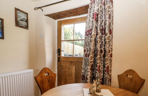 Cark Cabaña | 2 MEADOW VIEW, pet friendly, with open fire in Cark In Cartmel
