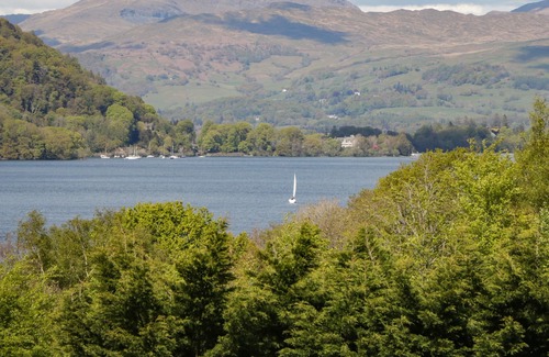 Cark Cabaña | 2 MEADOW VIEW, pet friendly, with open fire in Cark In Cartmel