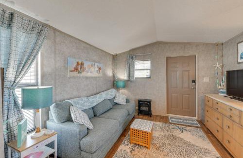 Sunny Shores Casa | 2 Mi to Anna Maria Island Newly Built Home!