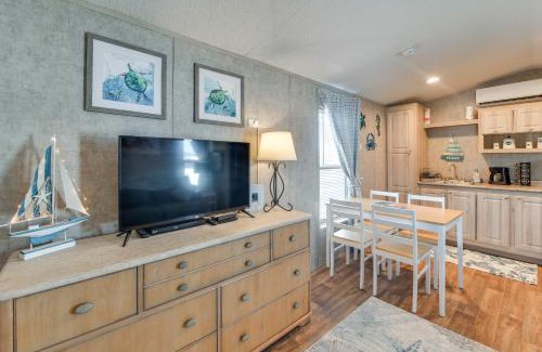 Sunny Shores Casa | 2 Mi to Anna Maria Island Newly Built Home!