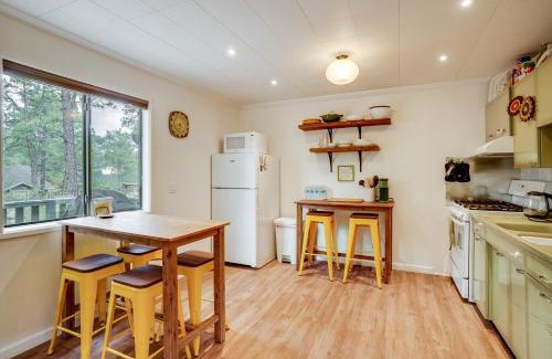 Prescott Casa | 2 Mi to Arizona Christmas City! Cabin with Fireplace