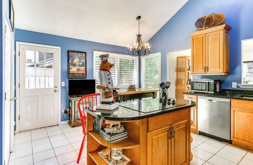 Sea Pines Cabaña | 2 Mi to Beach: Hilton Head Home w/ Furnished Deck