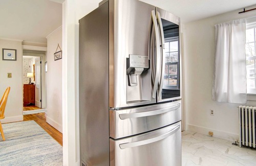 Hyannis Cabaña | 2 Mi to Beach: Coastal Retreat in Hyannis!