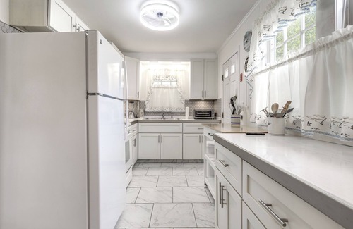 Hyannis Cabaña | < 2 Mi to Beach: Cozy Cottage w/ Patio on Cape Cod