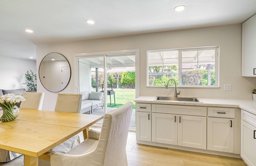 Via Marina Casa | 2 Mi to Beach: Pet-Friendly Oxnard Home w/ Yard
