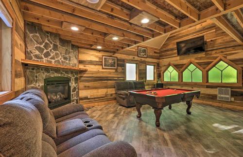 Beech Mountain Casa | 2 Mi to Beech Mtn Resort Cabin with Deck and Grill!