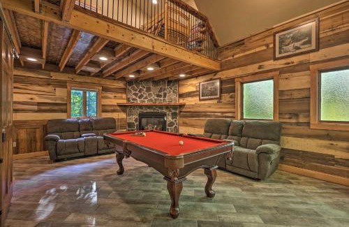 Beech Mountain Casa | 2 Mi to Beech Mtn Resort Cabin with Deck and Grill!