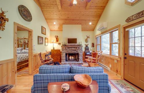 Beech Mountain Casa | 2 Mi to Beech Mtn Slopes! Cozy Couples Retreat