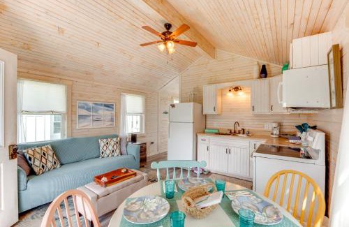 Carrabelle Casa | 2 Mi to Carrabelle Beach Home with Yard and Porch