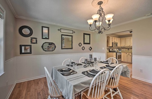 Clemson Villa | 2 Mi to Clemson: Central Villa w/ Deck, Near Lakes