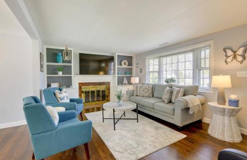 Hyannis Casa | 2 Mi to Craigville Beach Hyannis Home with Deck