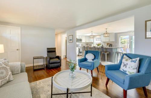 Hyannis Casa | 2 Mi to Craigville Beach Hyannis Home with Deck