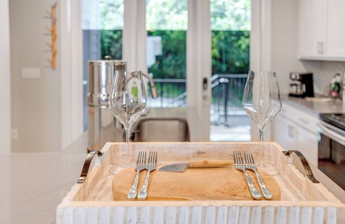 Northside Casa | 2 Mi to Downtown: Chattanooga Townhome w/Grill!