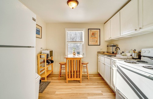 Harrison Apartamento | 2 Mi to Downtown: Pet-Friendly Minneapolis Apt!