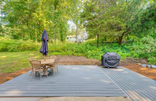 Madison Casa | 2 Mi to Dtwn 2-Acre Retreat with Large Yard!