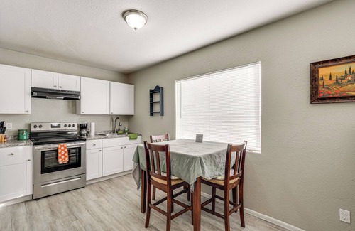 Downtown Phoenix Apartamento | 2 Mi to Dtwn & Chase Field: Condo w/ City View!