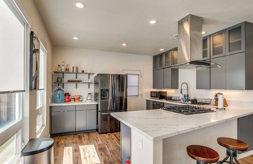 Sacramento Casa | 2 Mi to Dtwn: Home w/Private Pool in Sacramento