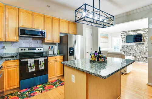 Hagerstown Casa | < 2 Mi to Dtwn Hagerstown: Townhome w/Fireplace
