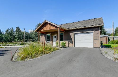Palmer Casa | 2 Mi to Dtwn Palmer Custom Valley Home with Garage